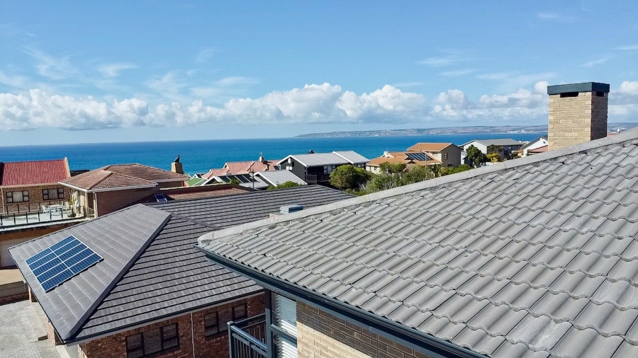 4 Bedroom Property for Sale in Reebok Western Cape